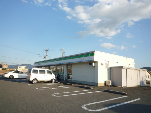 岩出市曽屋の中古一戸建て(ファミリーマート岩出曽屋店)