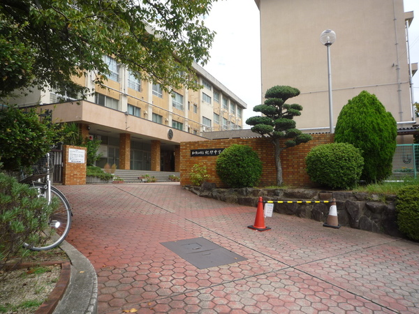 和歌山市楠本の中古一戸建て(和歌山市立紀伊中学校)