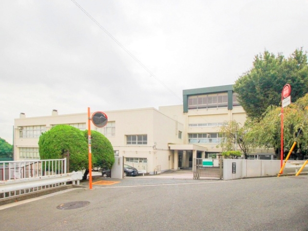 横浜市港南区笹下3丁目の中古一戸建て(横浜市立笹下中学校)
