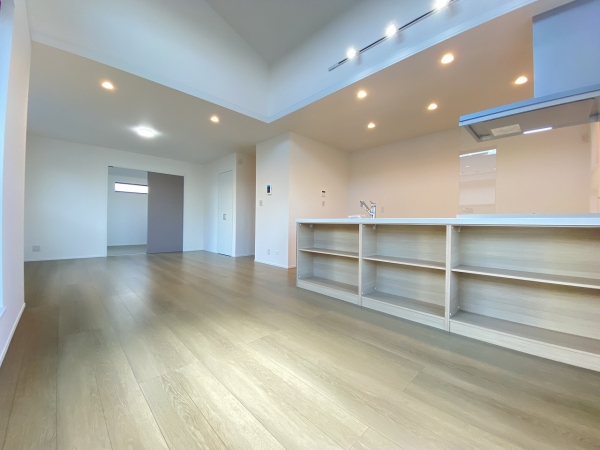 横浜市泉区岡津町　新築戸建　全3棟　B号棟