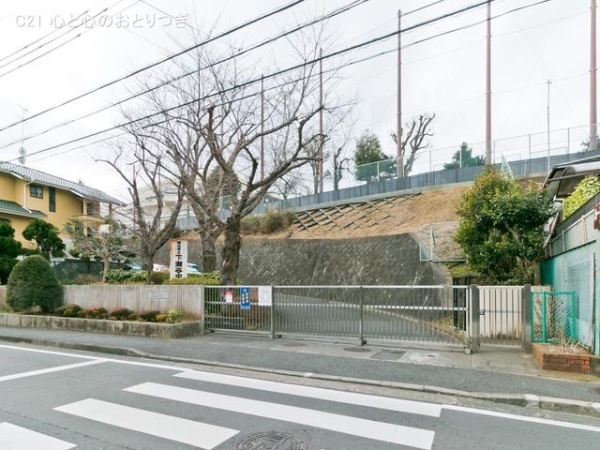 横浜市瀬谷区橋戸3丁目の中古一戸建て(横浜市立下瀬谷中学校)