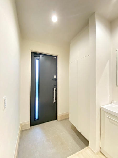 綾瀬市寺尾本町1丁目 新築戸建 全2棟 2号棟(玄関)