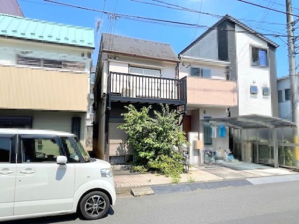 相模原市南区相模台4丁目の中古一戸建て(前面道路含む現地写真)