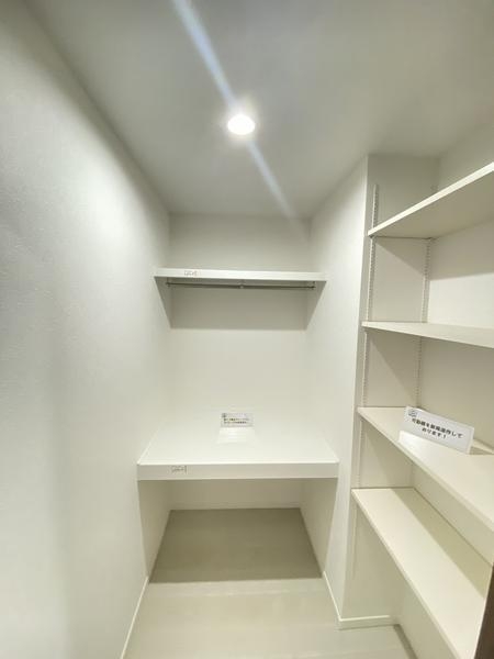 県ドリームハイツ17号棟(収納)