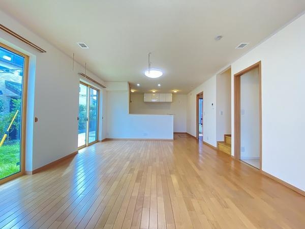 横浜市泉区下和泉1丁目の中古一戸建て(リビング)