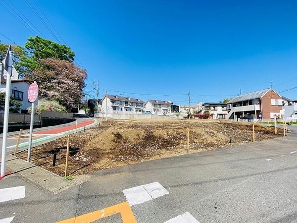綾瀬市寺尾本町3丁目 新築戸建 全8区画 4号棟(前面道路含む現地写真)