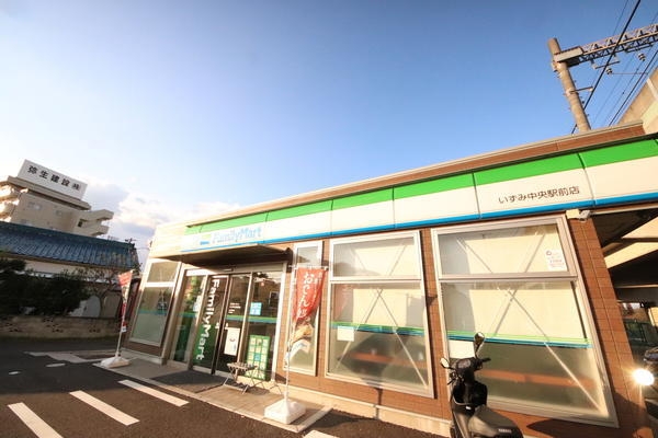 グレーシアシティ横濱いずみ中央ステーションアリーナフロントコ(ファミリーマート　いずみ中央駅前店)