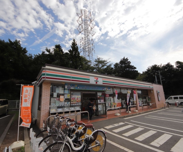 横浜市泉区和泉が丘３丁目の中古一戸建て(セブンイレブン横浜下飯田駅前店)