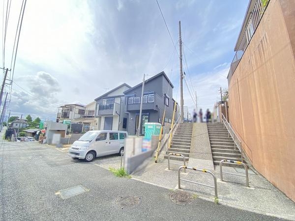 横浜市戸塚区下倉田町　新築戸建　全3棟　2号棟