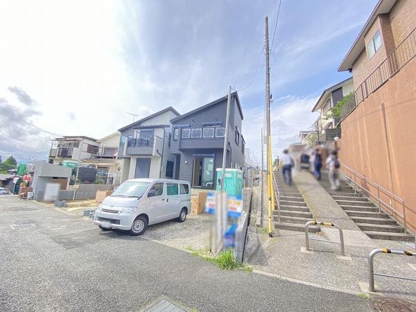 横浜市戸塚区下倉田町　新築戸建　全3棟　2号棟