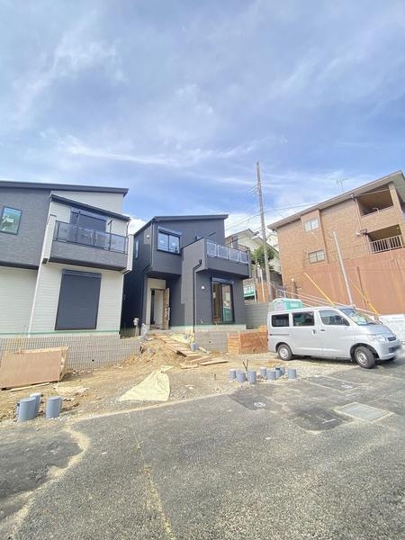 横浜市戸塚区下倉田町　新築戸建　全3棟　2号棟