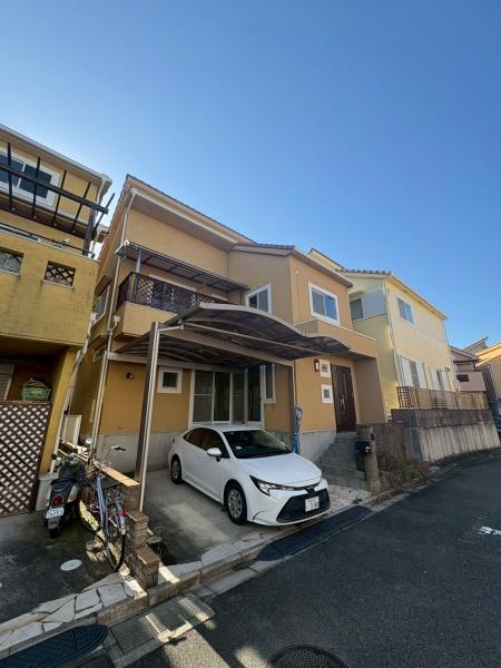 羽曳野市西浦5丁目の中古一戸建て(前面道路含む現地写真)