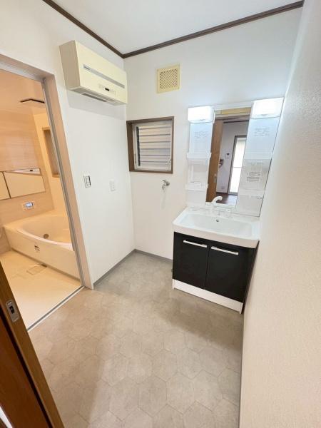 羽曳野市西浦5丁目の中古一戸建て(洗面台・洗面所)