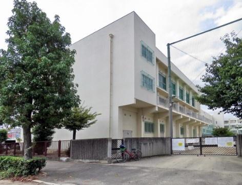 公園南矢田４丁目　お車２台駐車可　即入居可能(大阪市立矢田西中学校)