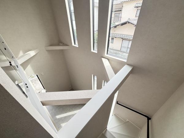 松原市東新町１丁目の新築一戸建