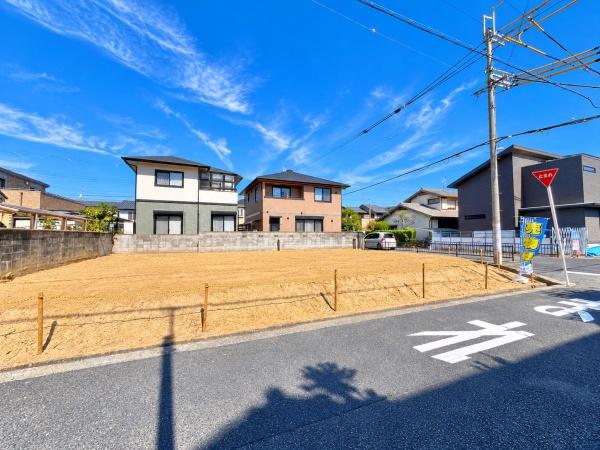 梅が園町　建築条件無し売土地