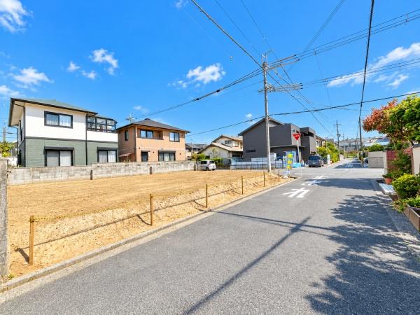 梅が園町　建築条件無し売土地