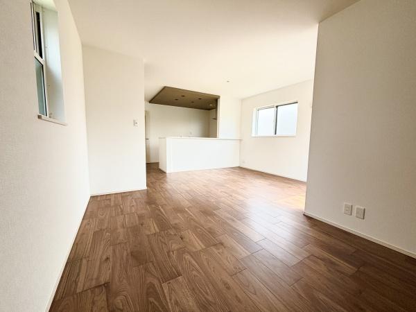 松原市三宅東１丁目の新築一戸建