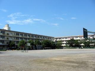 レクセルマンション鶴瀬(富士見市立諏訪小学校)