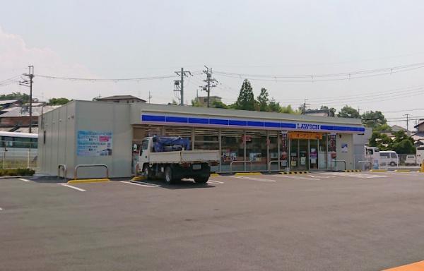ベストレジデンス芸大前(ローソン河南町一須賀店)