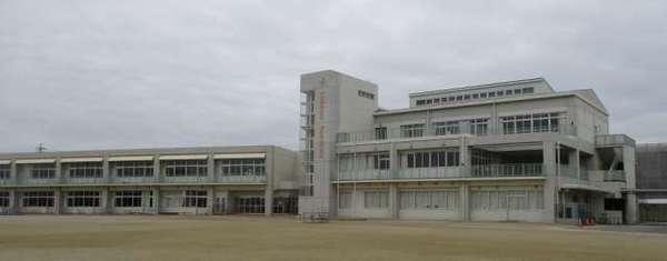 碧南市上町４丁目の中古一戸建て(碧南市立西端小学校)