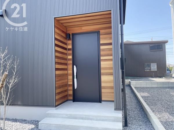 西尾市一色町治明新切の中古一戸建て