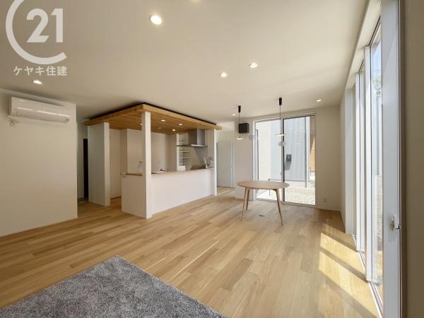 西尾市一色町治明新切の中古一戸建て