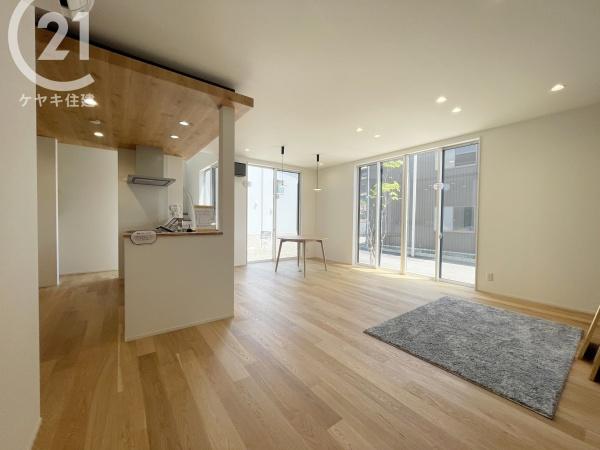 西尾市一色町治明新切の中古一戸建て
