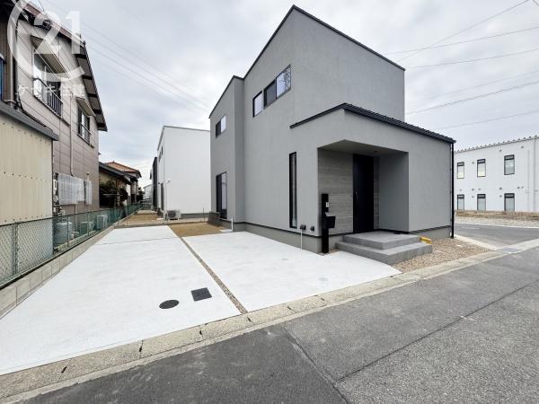 西尾市道光町山田　I棟