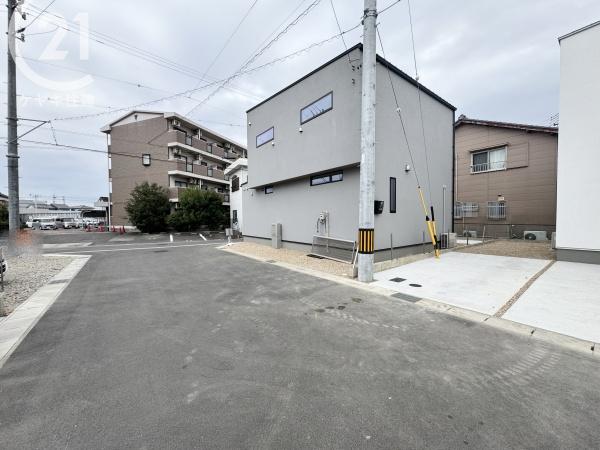 西尾市道光町山田　I棟