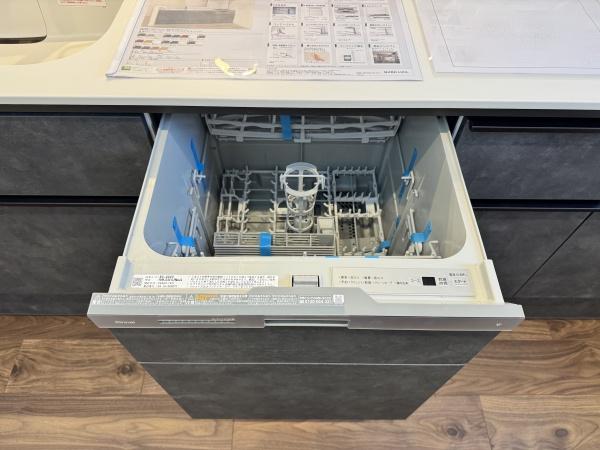 西尾市道光町山田　I棟