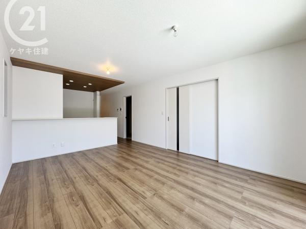 高浜市屋敷町2期4棟　3号棟　グラファーレ