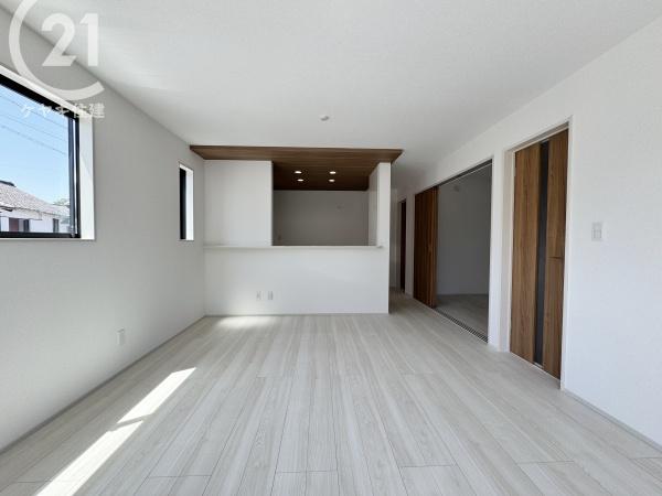 高浜市屋敷町2期4棟　1号棟　グラファーレ