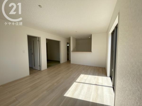 西尾市一色町一色　第22　2号棟