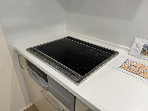 安城市篠目町四丁目　B棟