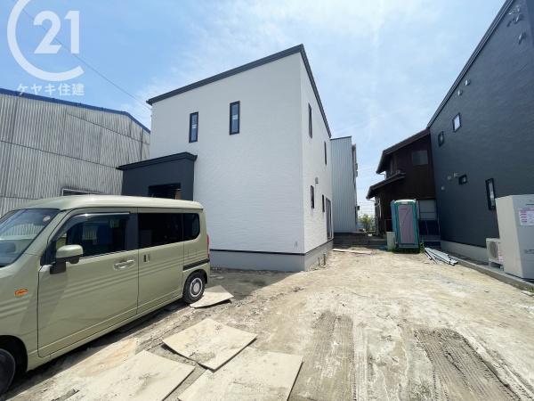 西尾市一色町松木島宮東　L棟