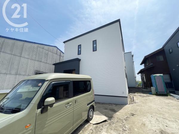 西尾市一色町松木島宮東　L棟