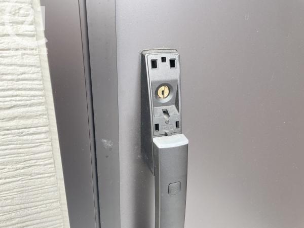 高浜市論地町2丁目の中古一戸建て(玄関)