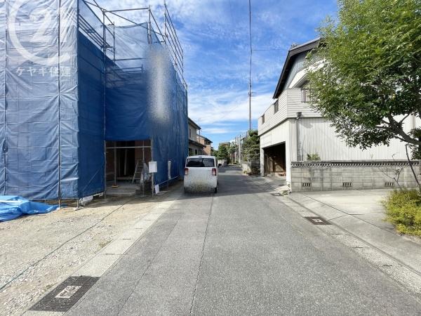 碧南市汐田町 1号棟(前面道路含む現地写真)