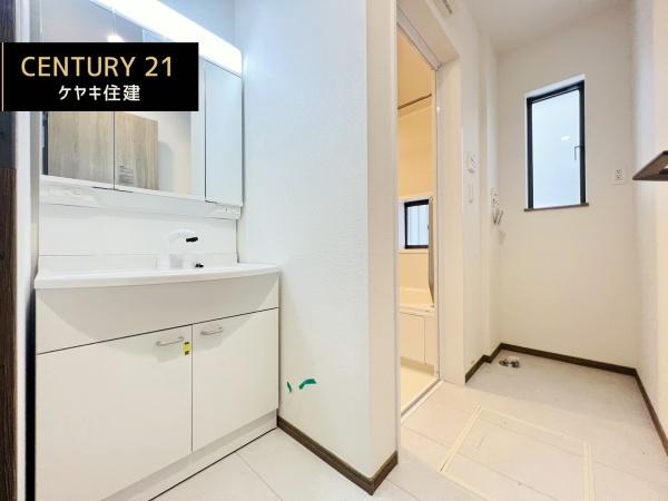西尾市戸ケ崎5丁目4番　B号棟