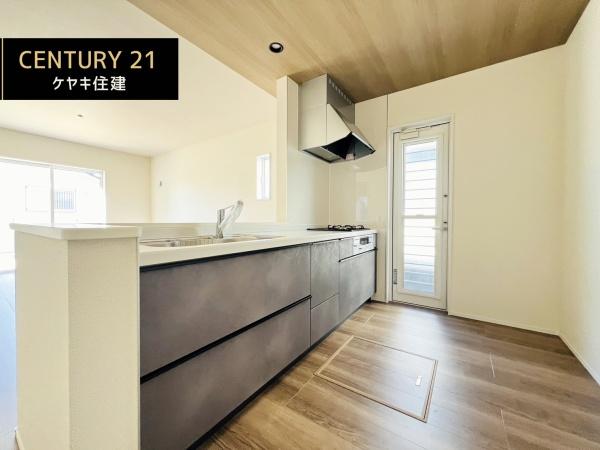 西尾市一色町西塩浜第2　1号棟