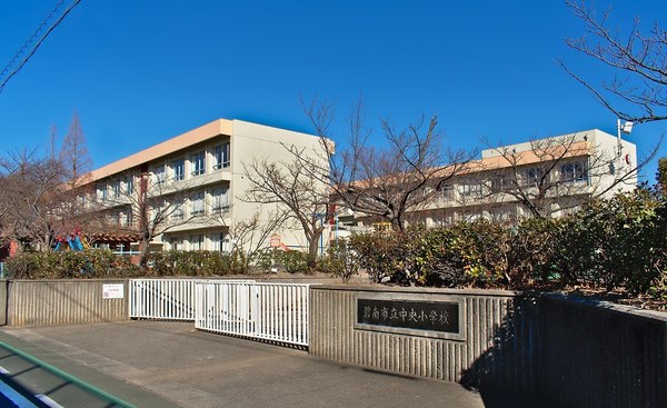 碧南市道場山町　第5　1号棟(碧南市立中央小学校)