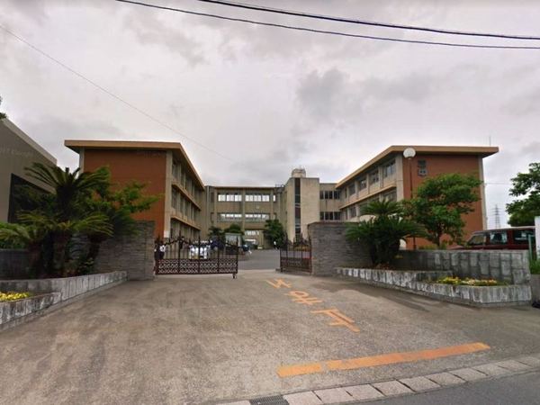 西尾市中畑町南側　A号棟(西尾市立平坂中学校)