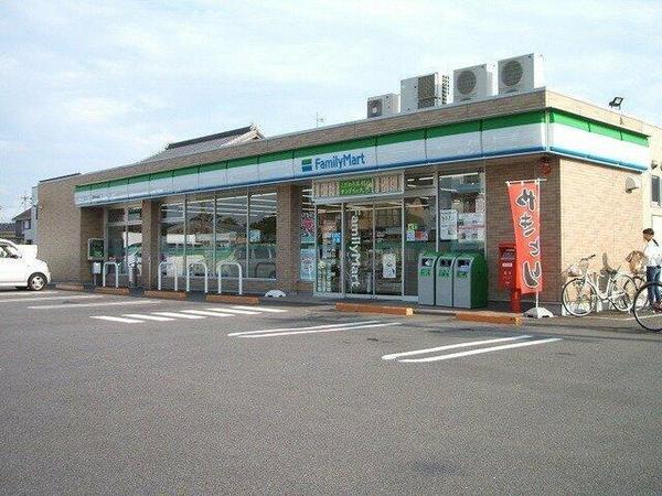 西尾市中畑町南側　A号棟(ファミリーマート西尾中畑店)