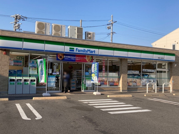 碧南市若松町　第4　1号棟(ファミリーマート碧南入船町店)