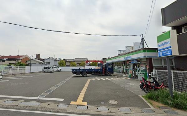 豊中緑ヶ丘サンハイツD棟(ファミリーマート豊中春日町店)