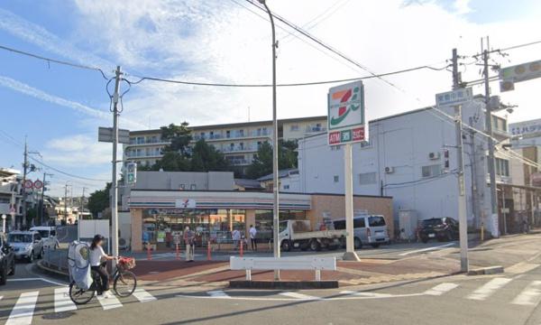 セントラル東豊中(セブンイレブン東豊中4丁目店)