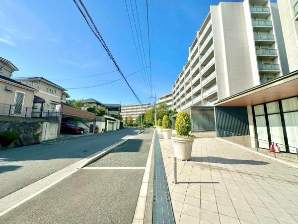 ローレルコートアトレ千里青山台フォレスト館
