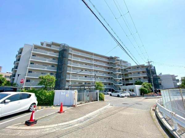 ハイロイヤル緑地公園A棟