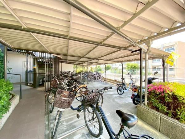 ハイロイヤル緑地公園A棟